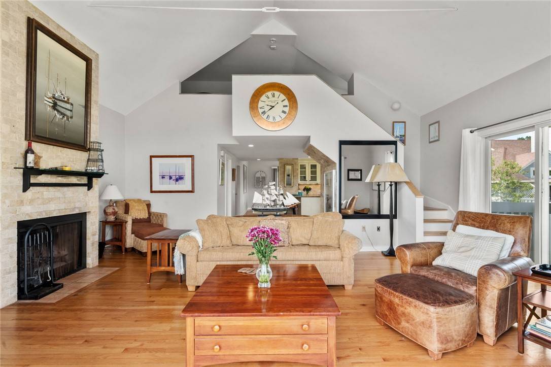 Newport, RI 02840,157 Harrison AVE #28