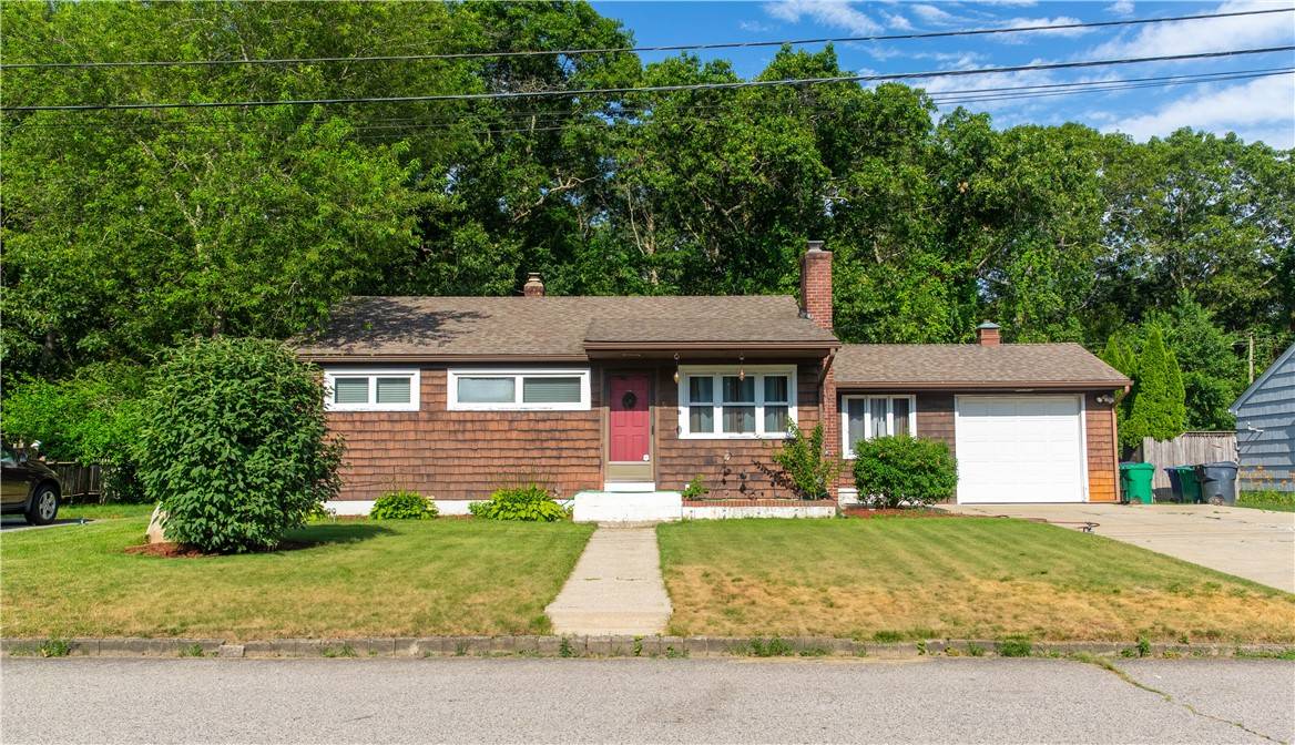 Warwick, RI 02886,70 Helen AVE