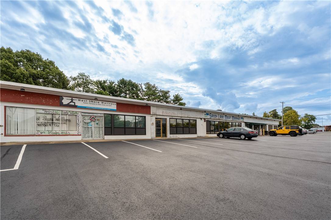 Warwick, RI 02889,449 Sandy LN