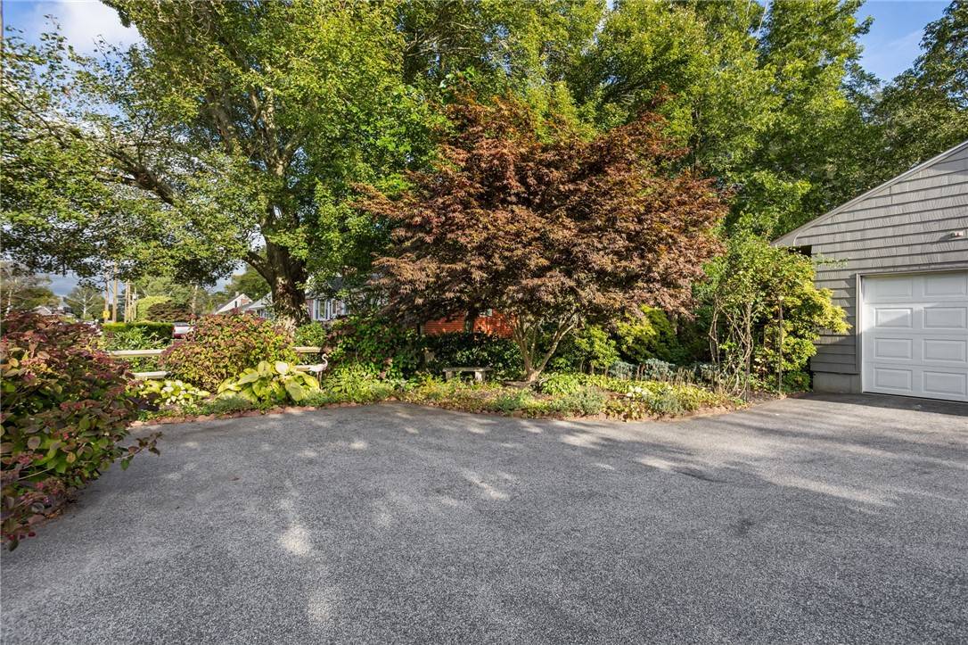 Westerly, RI 02891,9 Boiling Spring Ave AVE