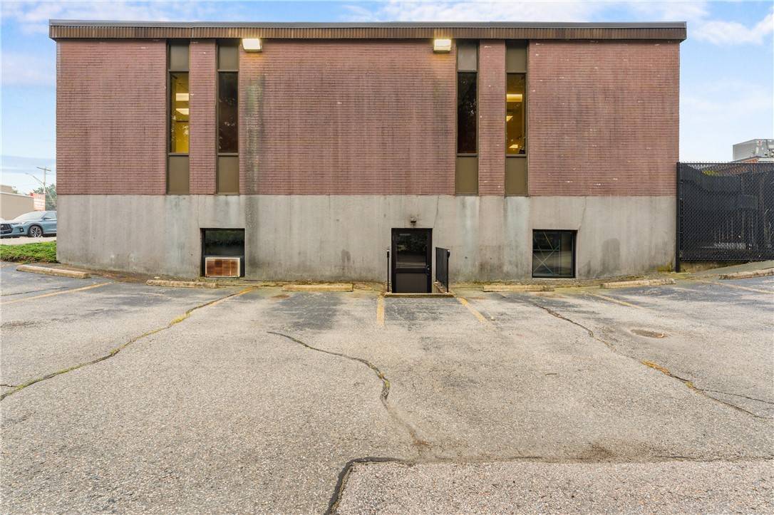 East Providence, RI 02914,680 Warren AVE