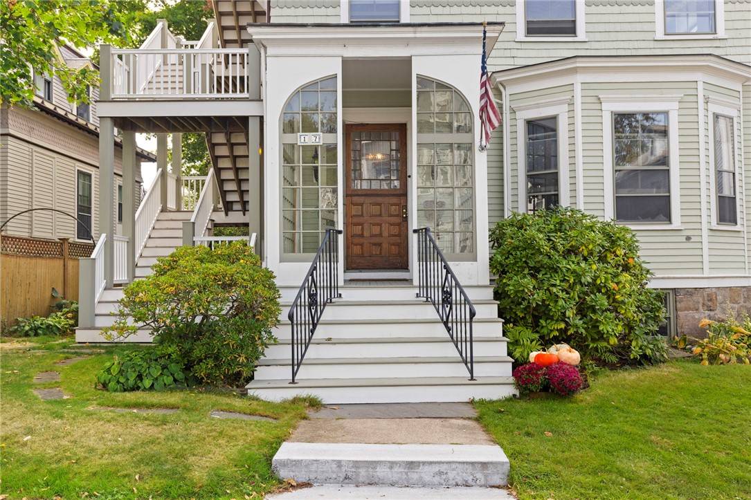Newport, RI 02840,17 Everett ST
