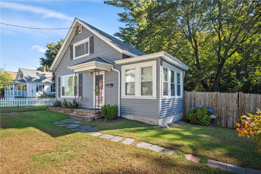 North Smithfield, RI 02896,16 Greenville RD