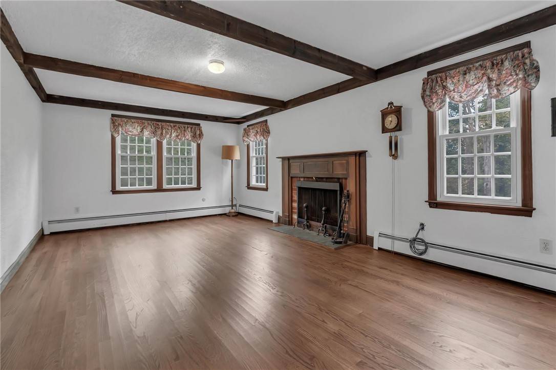 North Smithfield, RI 02896,381 Woonsocket Hill RD