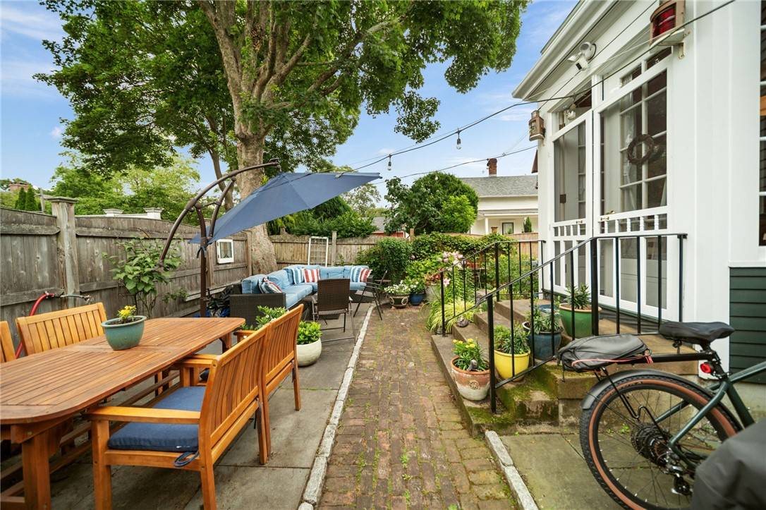 Newport, RI 02840,43 Poplar ST