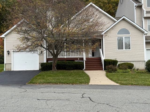 West Warwick, RI 02893,202 River Farms DR #202