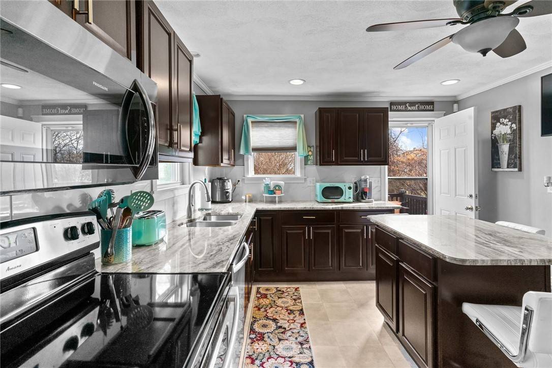 North Providence, RI 02904,6 Fitzhugh ST