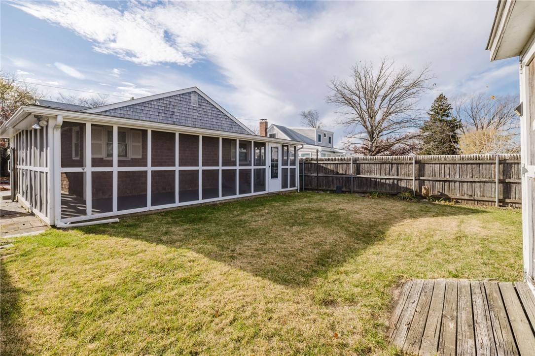 East Providence, RI 02916,17 Whitaker AVE