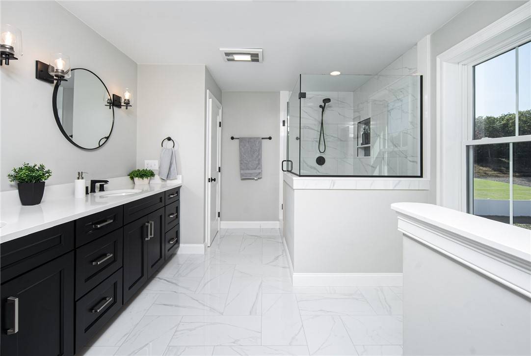 Glocester, RI 02814,41 Wintergreen WAY