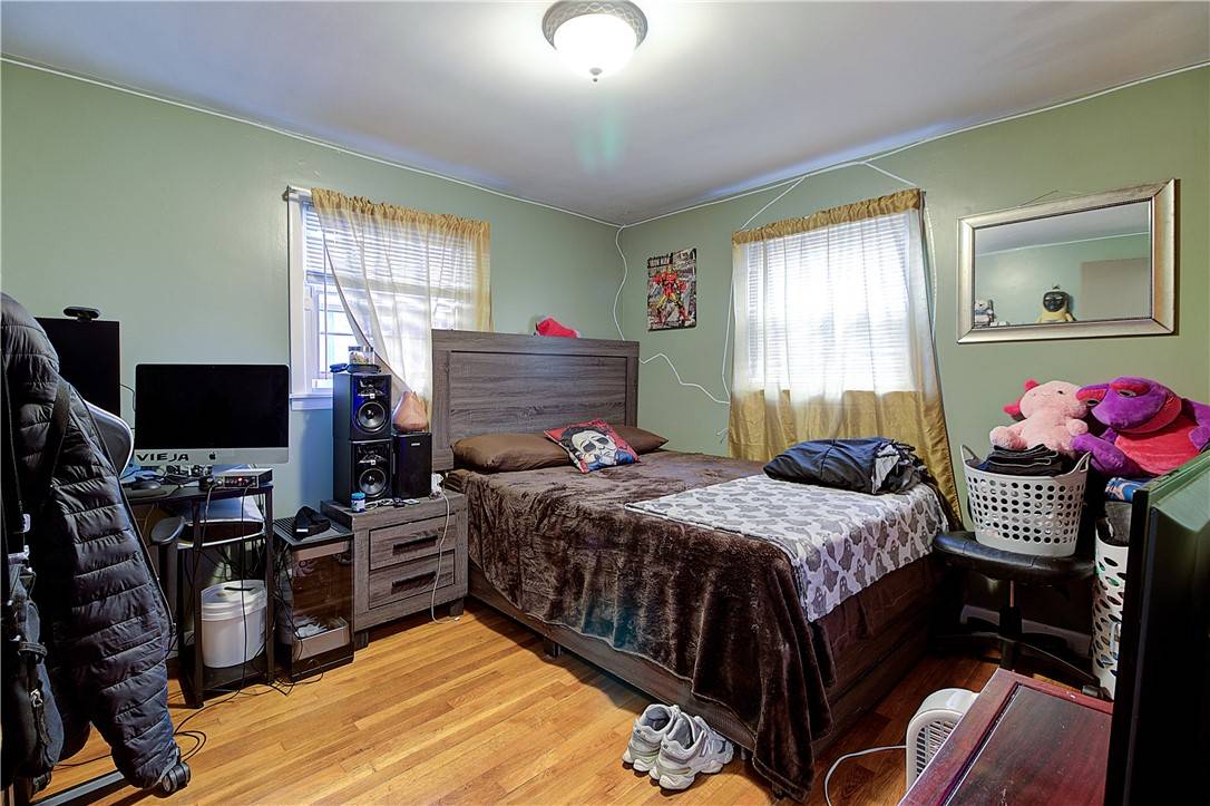 East Providence, RI 02914,270 Woodward AVE