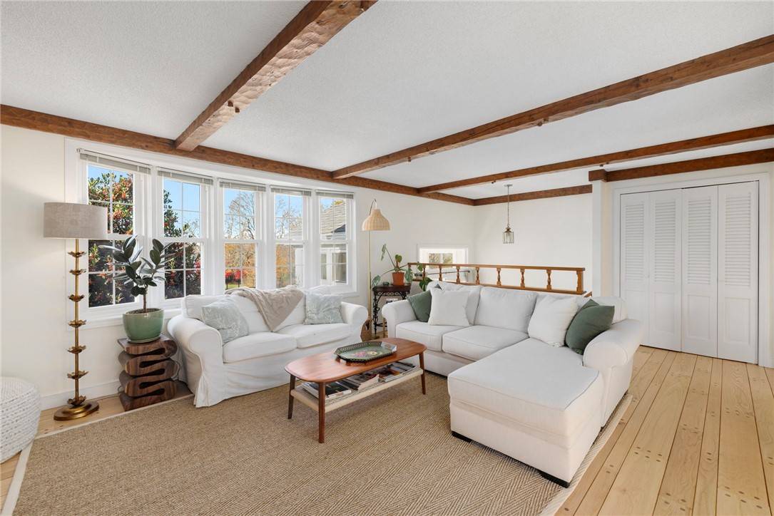 Tiverton, RI 02878,46 Arrowhead DR