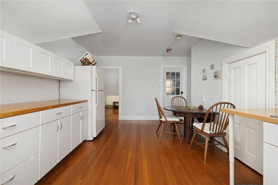 Providence, RI 02906,377 Hope ST #3