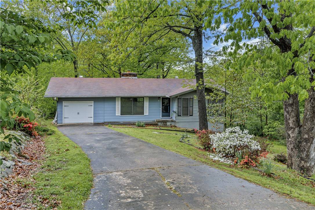 Bella Vista, AR 72715,5 Morris Ln