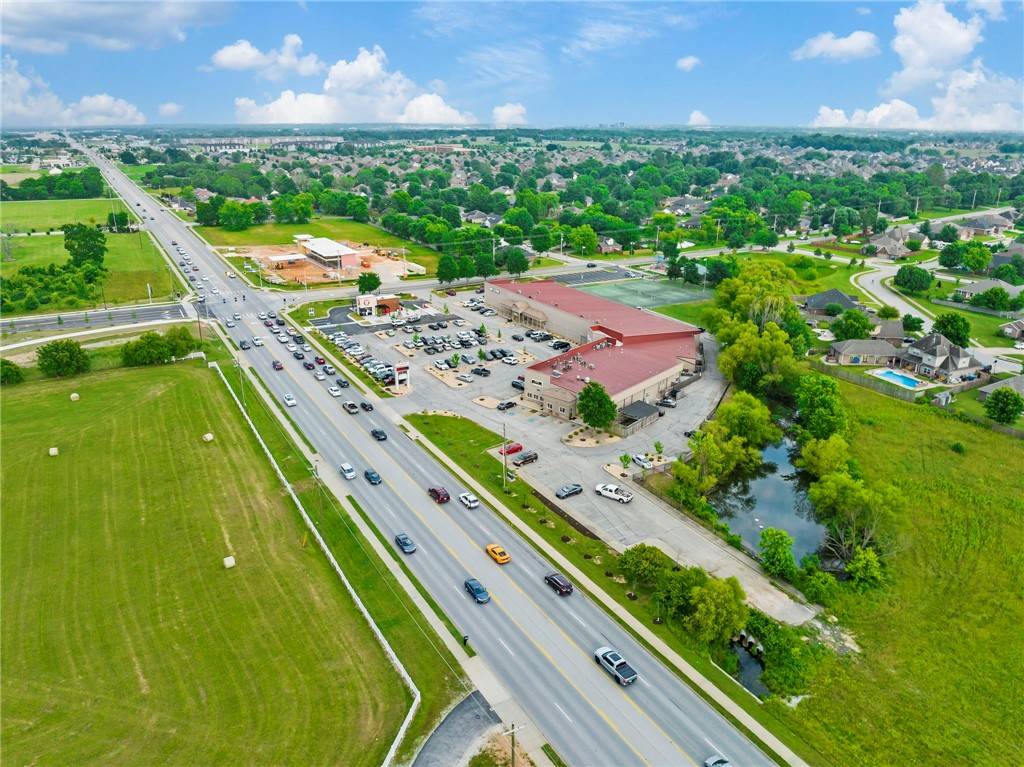 Bentonville, AR 72713,2003 SW Regional Airport Blvd