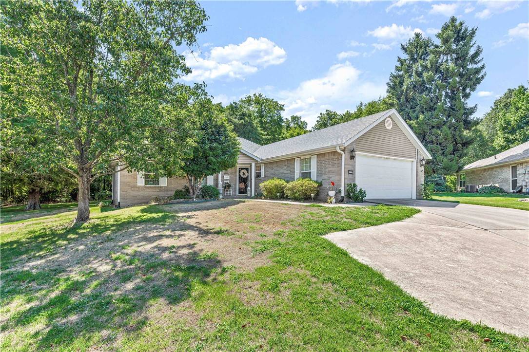 Springdale, AR 72762,5133 Saxon St