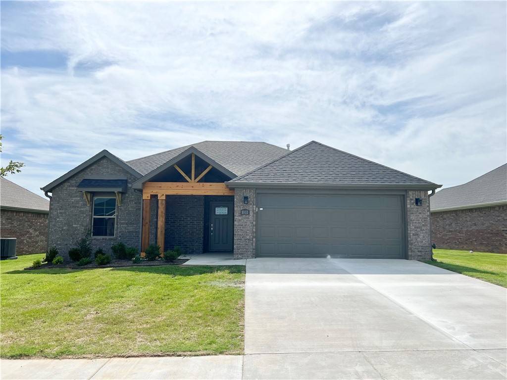 Tontitown, AR 72770,1011 Trailwood St