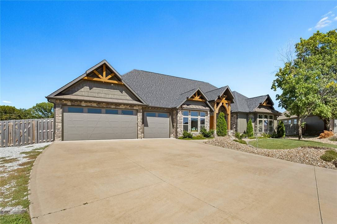 Bentonville, AR 72712,810 Flathead Cv