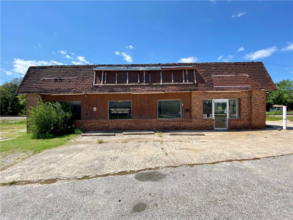 Fayetteville, AR 72701,375 N Main Ave