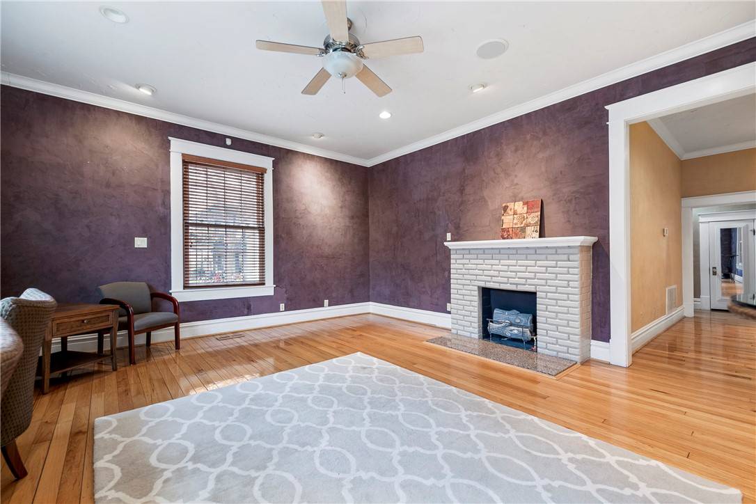 Rogers, AR 72756,411 W Poplar St #1
