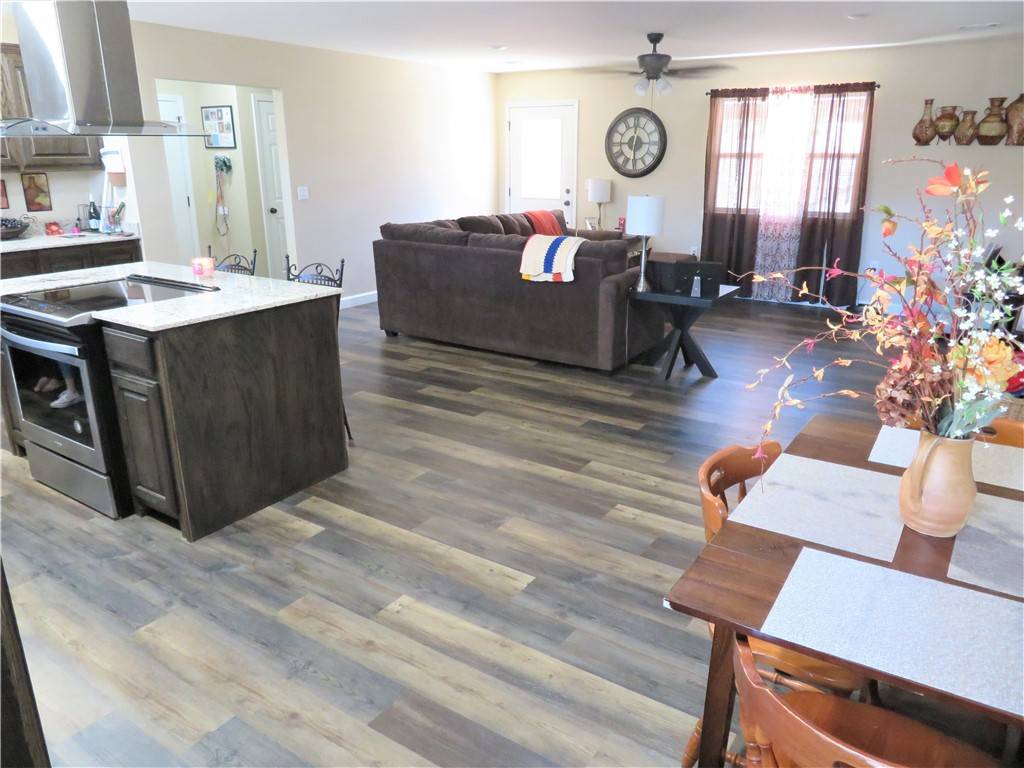 London, AR 72847,267 CR 1792
