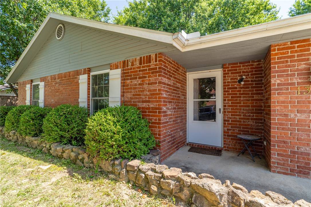 Fayetteville, AR 72704,1372 Pine Creek Dr