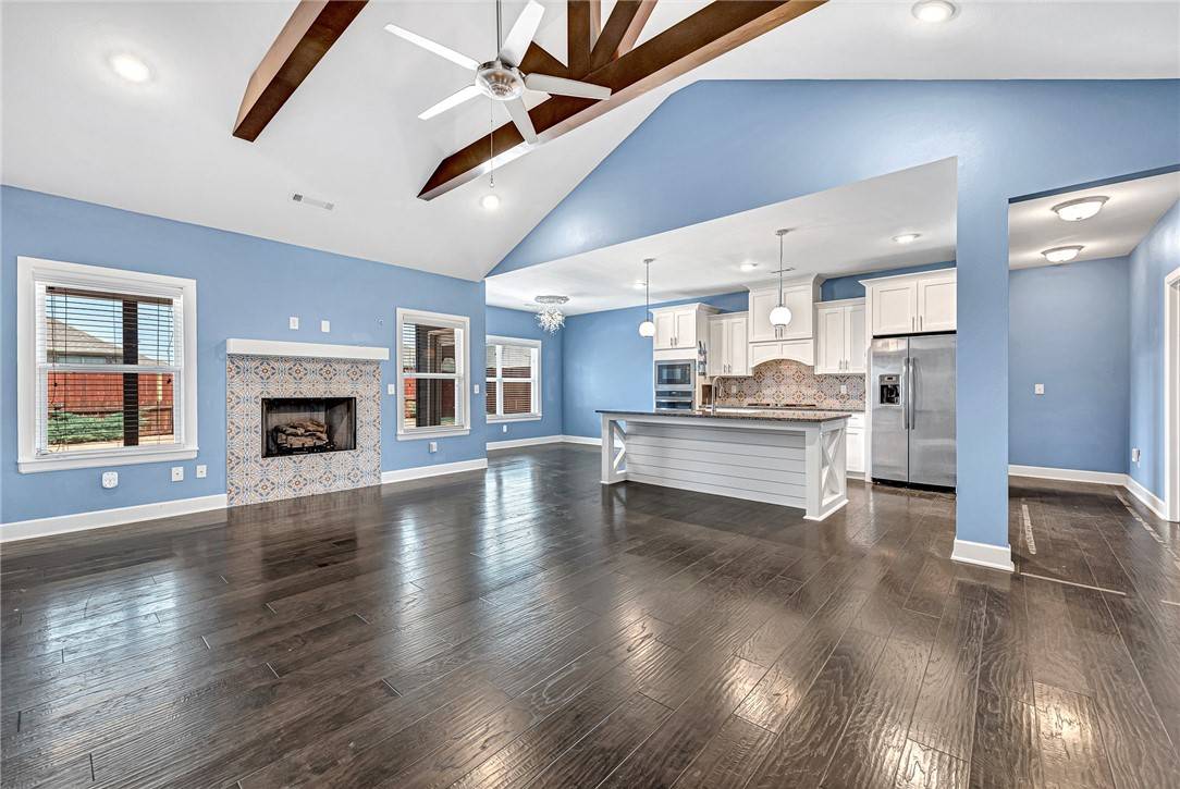 Centerton, AR 72719,970 Silver Maple St