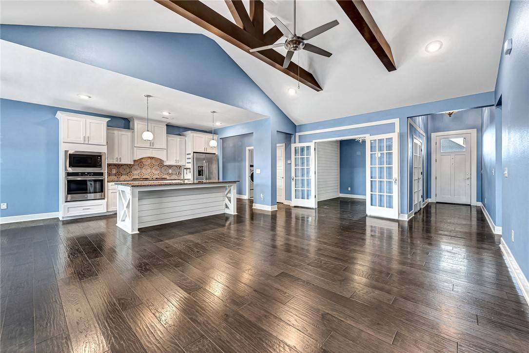 Centerton, AR 72719,970 Silver Maple St