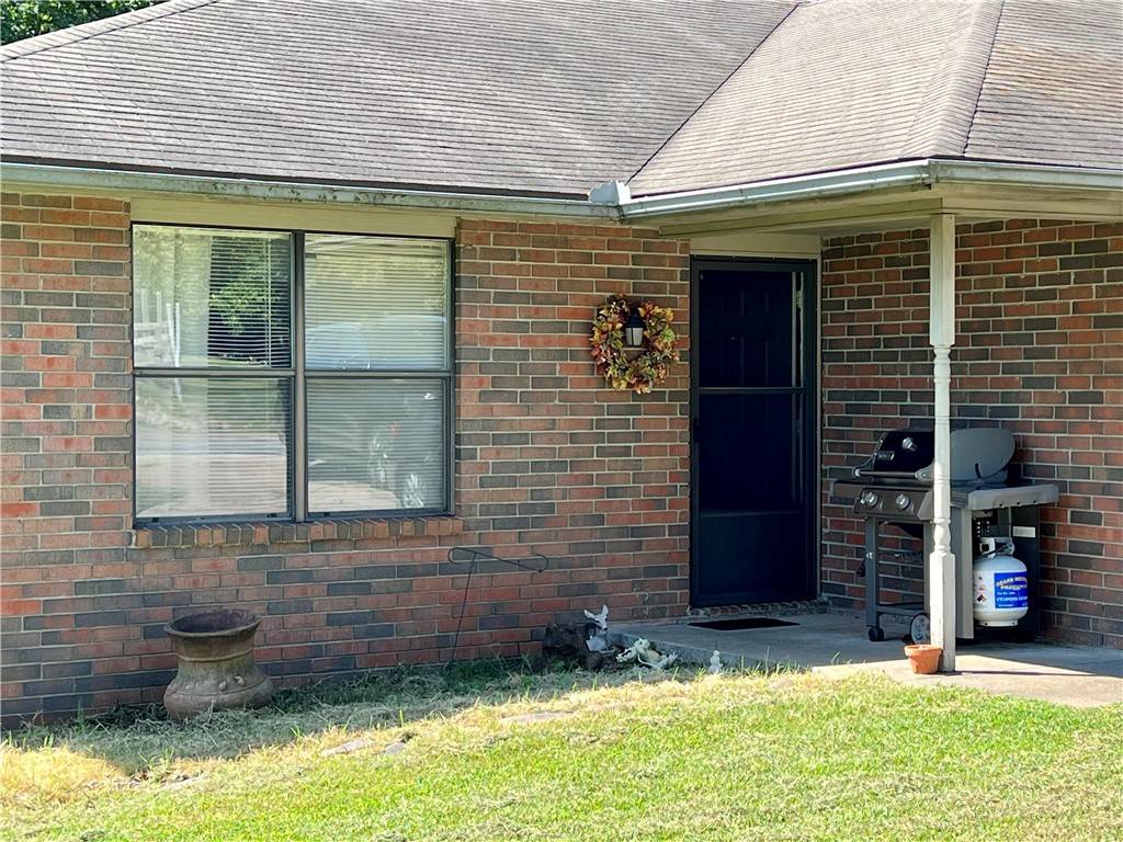 Rogers, AR 72758,1622 E New Hope Rd