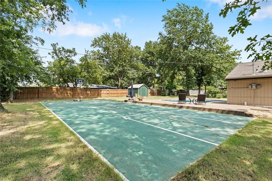Rogers, AR 72758,1519 W Ash St