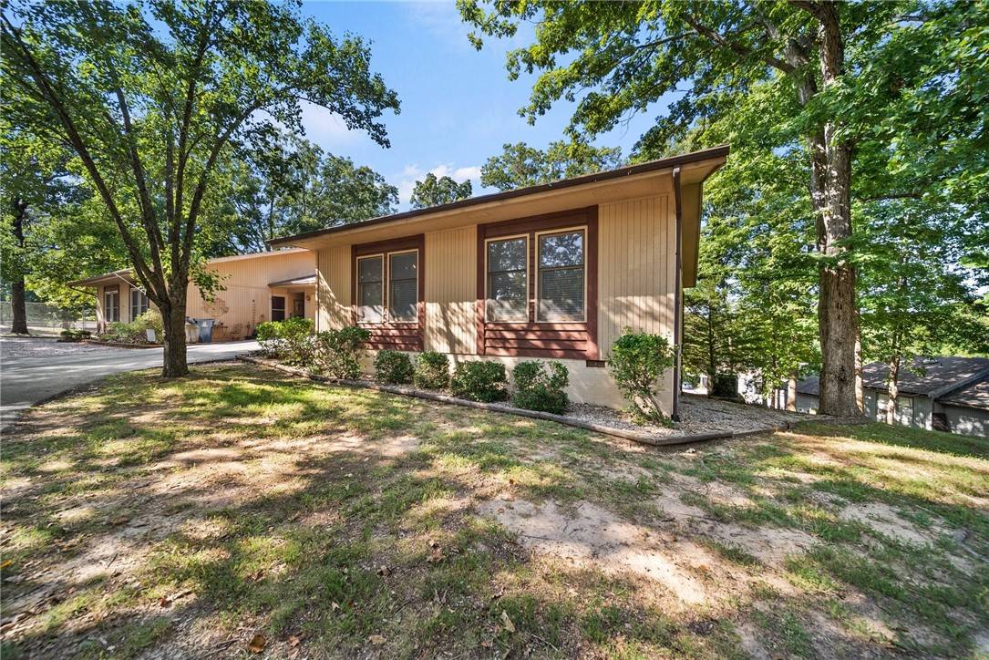 Bella Vista, AR 72715,2 Estes Dr