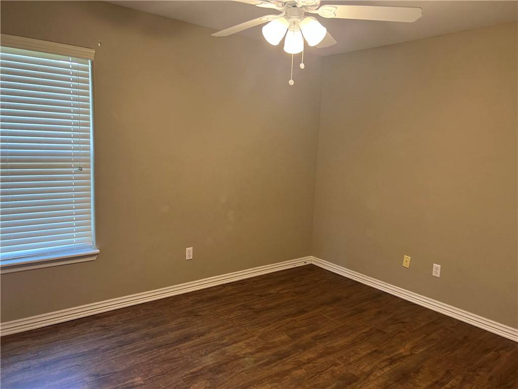 Gentry, AR 72734,905 Churchill Ct