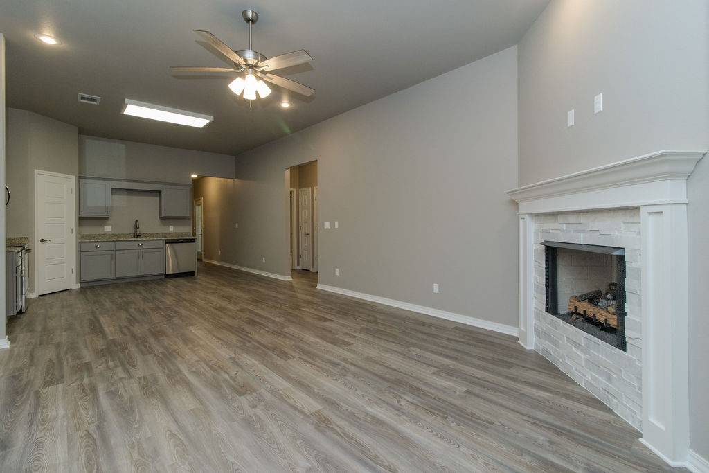 Centerton, AR 72719,180 & 182 2nd St
