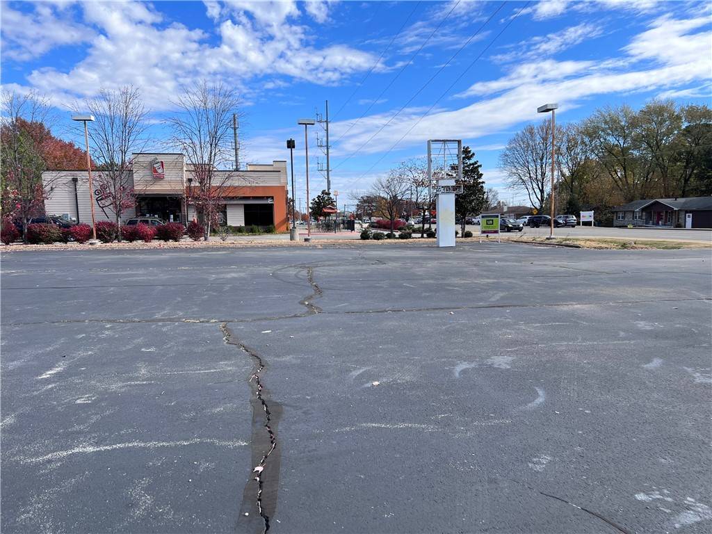 Bentonville, AR 72712,2301 SE 14th St