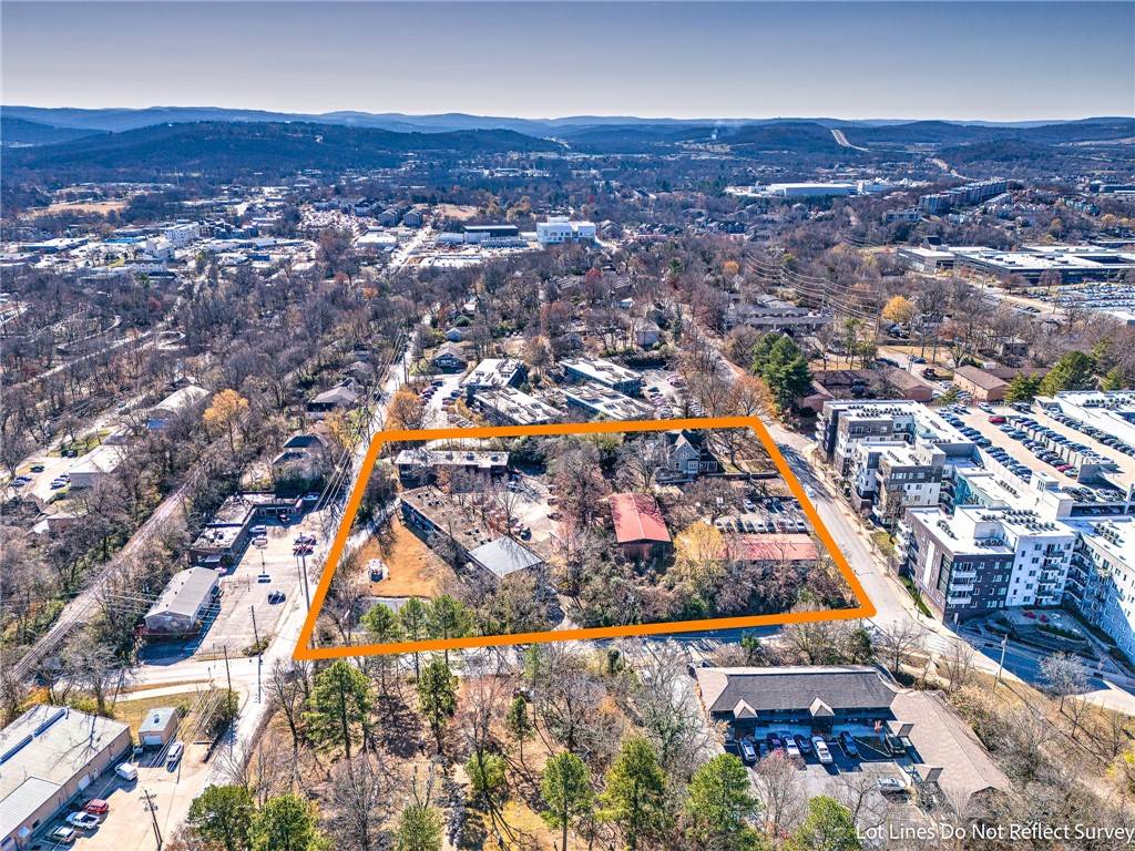 Fayetteville, AR 72703,8 & 20 S Hill 7 S University