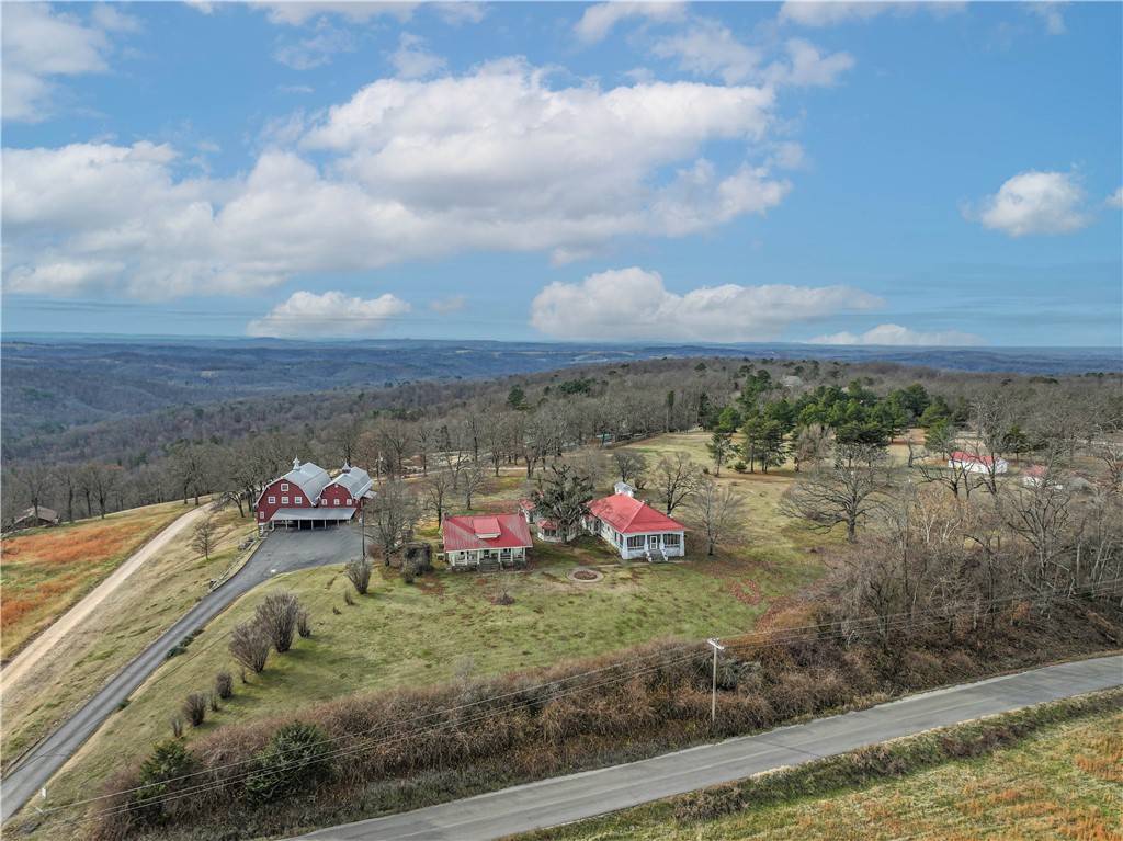 Eureka Springs, AR 72632,805 County Rd 102