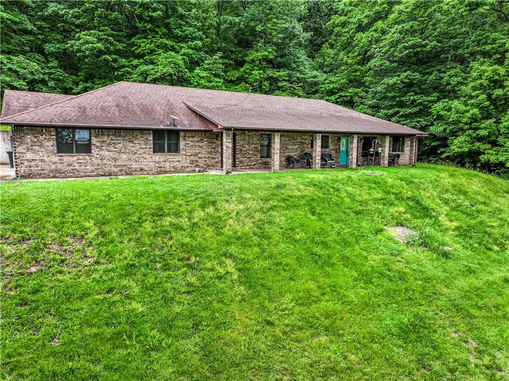 Eureka Springs, AR 72631,169 Mulberry Ln