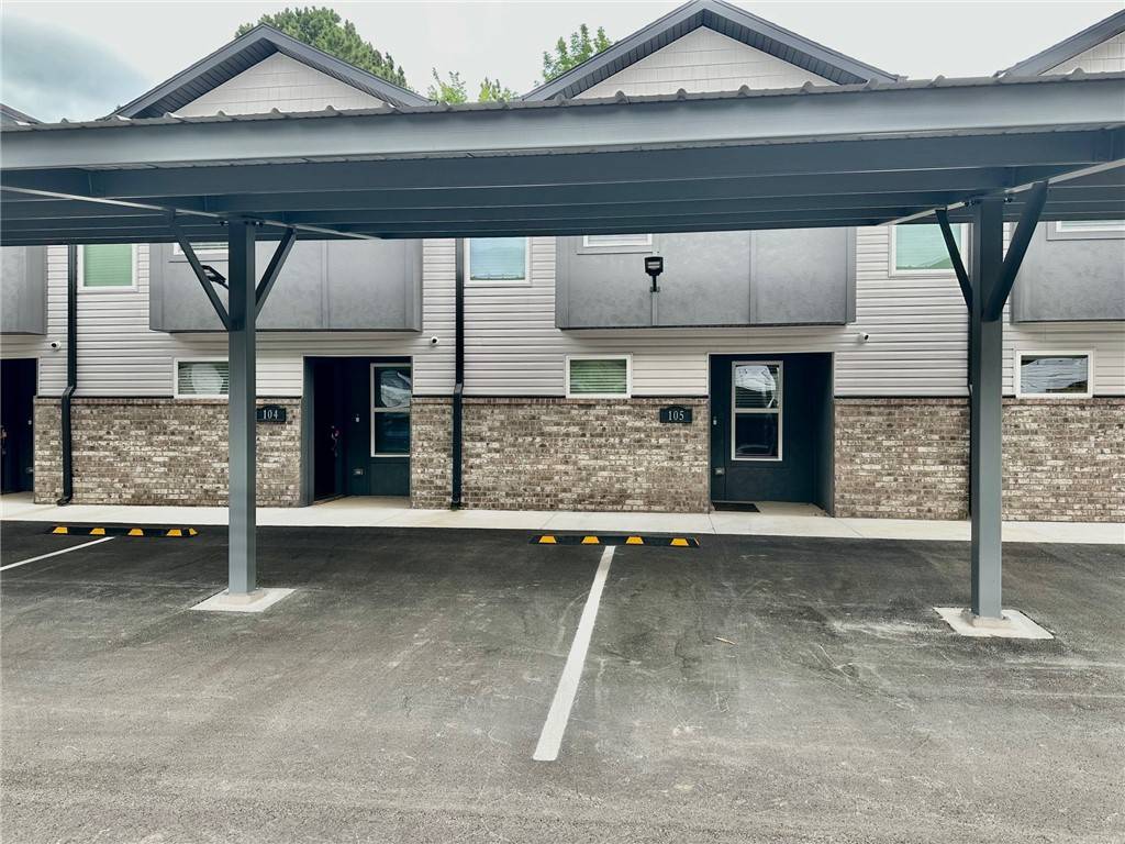 Fayetteville, AR 72704,911 N Rupple Rd #105