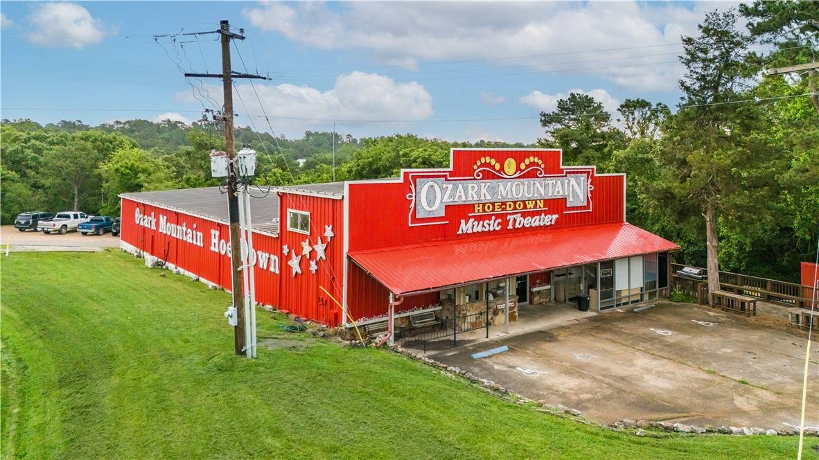 Eureka Springs, AR 72632,3140 E Van Buren