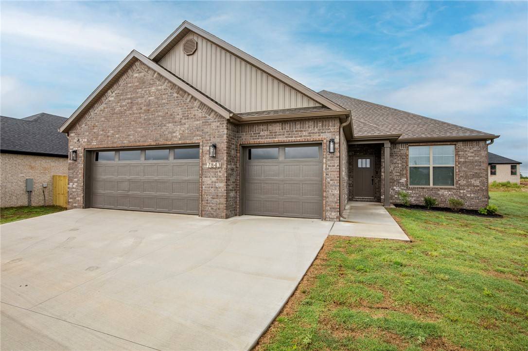 Springdale, AR 72762,7843 Range Ave