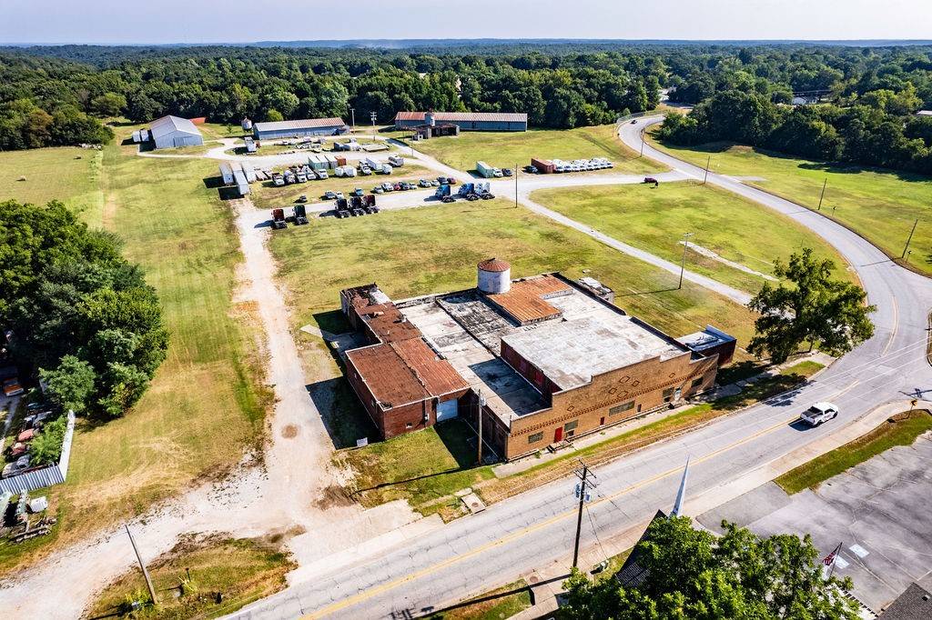 Gravette, AR 72736,302 Main St