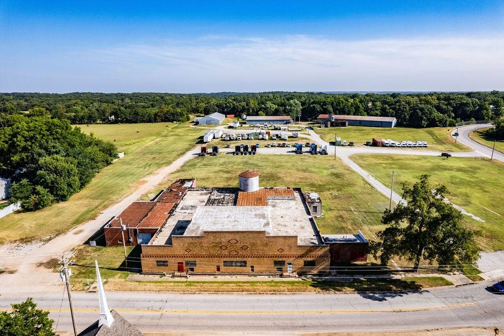 Gravette, AR 72736,302 Main St
