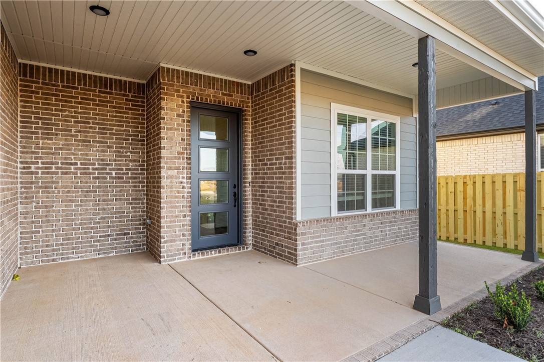 Pea Ridge, AR 72751,1915 Bugg St