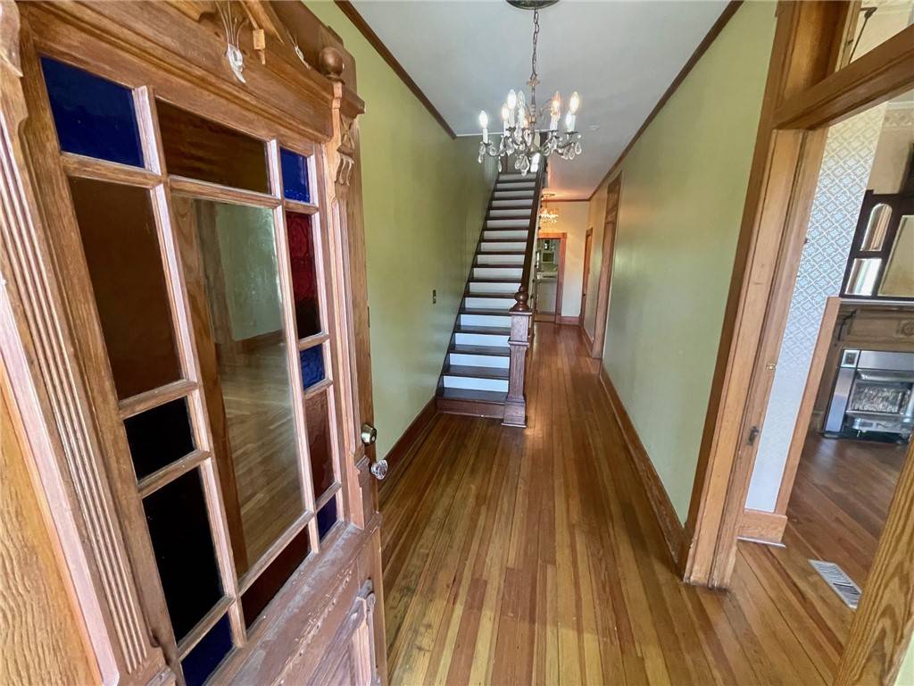 Eureka Springs, AR 72632,2 Prospect Ave