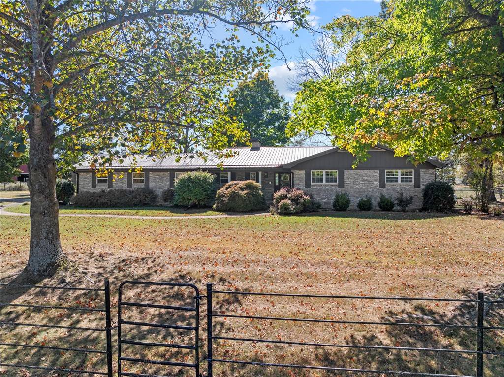 Harrison, AR 72601,7288 E Highway 62