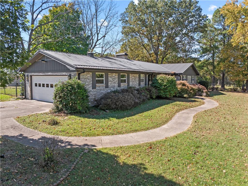 Harrison, AR 72601,7288 E Highway 62