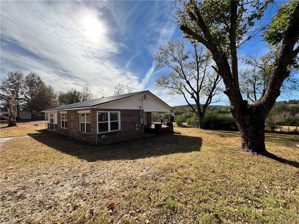 Huntsville, AR 72740,402 Parrott Dr