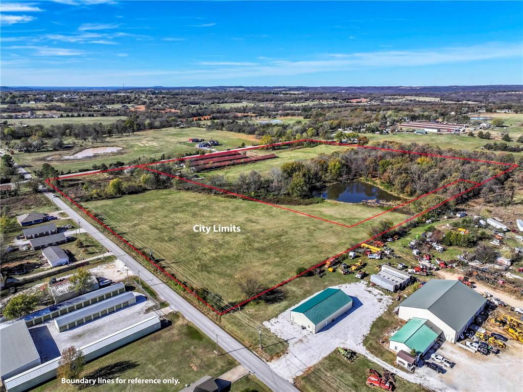 Lincoln, AR 72744,208 S Wedington Blacktop Rd