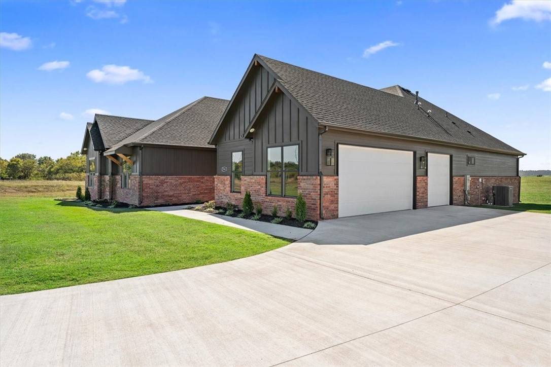 Fayetteville, AR 72703,983 Noah St