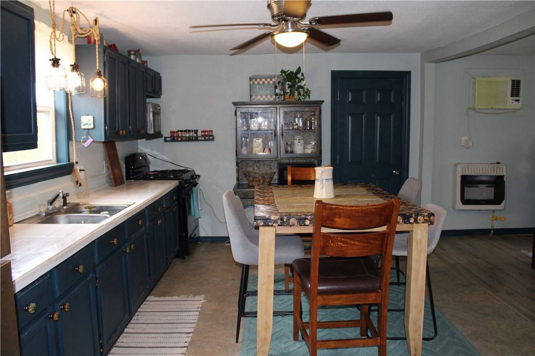 Calico Rock, AR 72519,130 Maple St