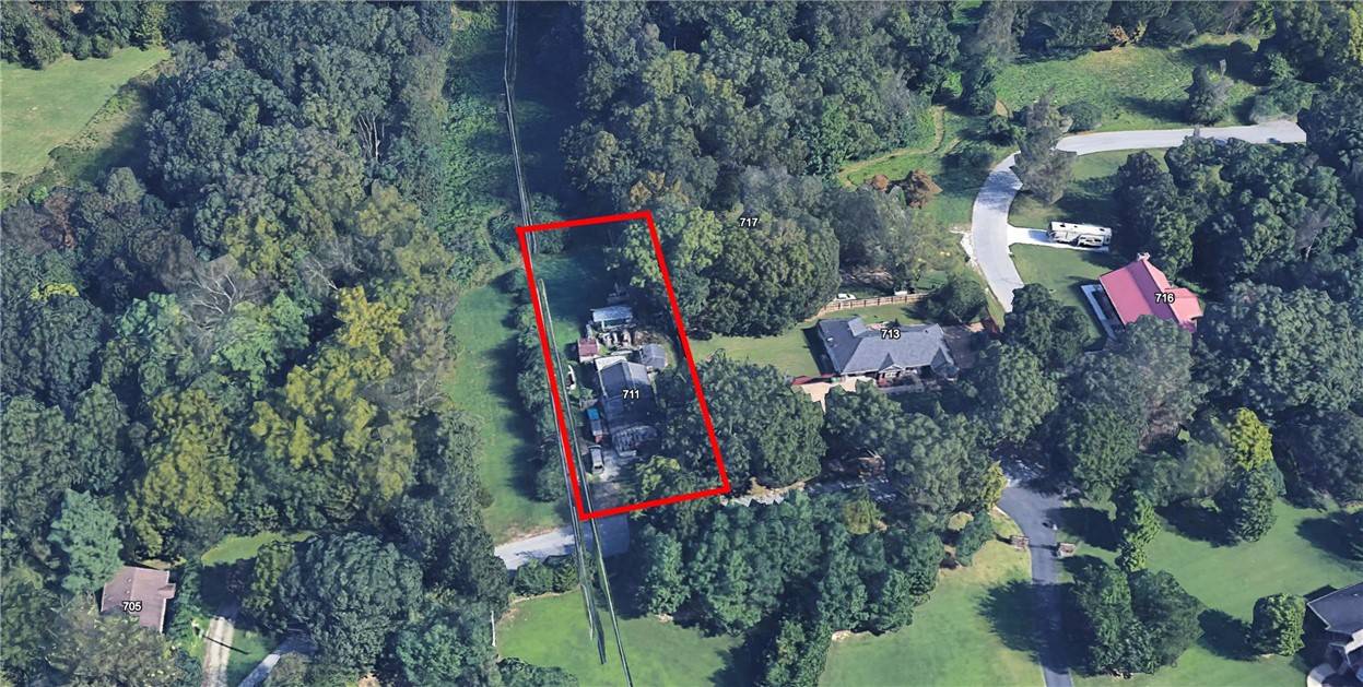 Rogers, AR 72756,711 E Hilltop Dr